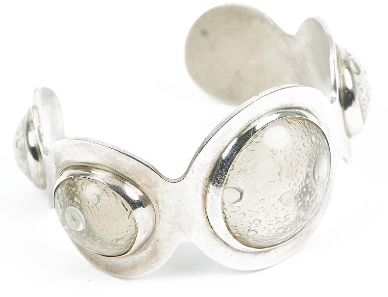 Angled front view of Condensation Cuff